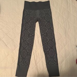 Lululemon Ebb to Street Leggings
